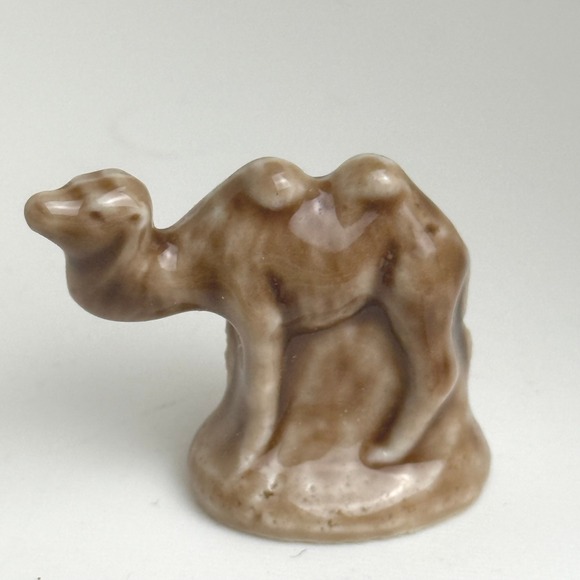 Wade Other - Wade Whimsies Camel Honey Glaze Wade England Red Rose Tea Series 5